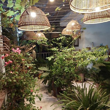 Alley Homestay Hanoi Exterior photo